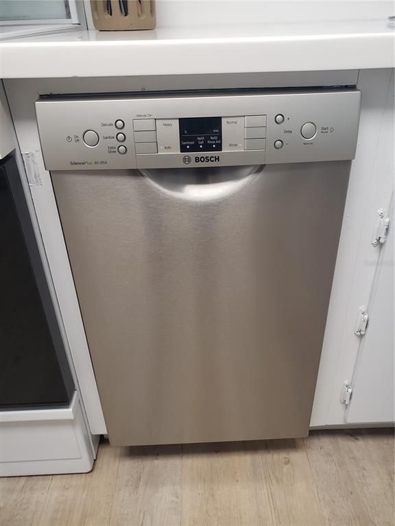 Interior, Washer, Wood Texture Flooring