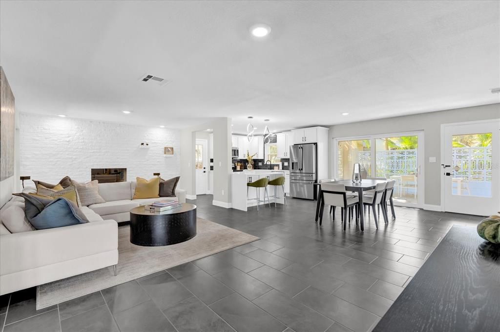 Dining room, Interior, Kitchen, Living room, Pendant Lights, Recessed Lighting, Stainless Steel Appliances