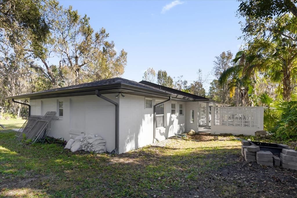 Backyard, Exterior