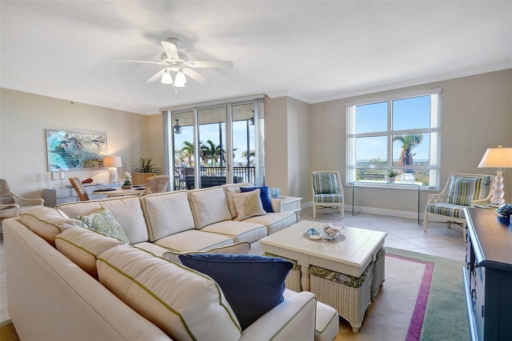 Interior, Living room, Water