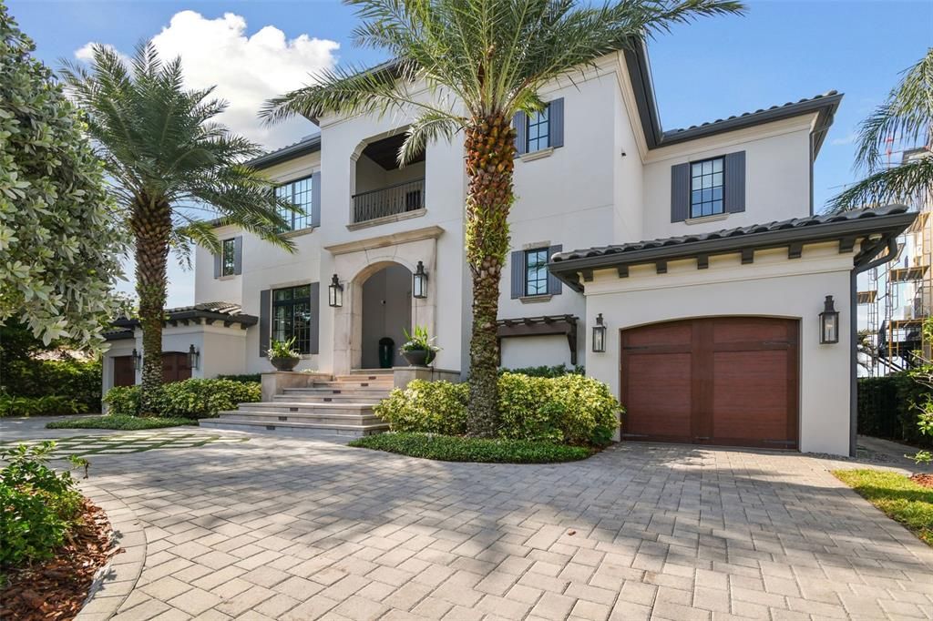 Attached, Exterior, Facade, Mediterranean