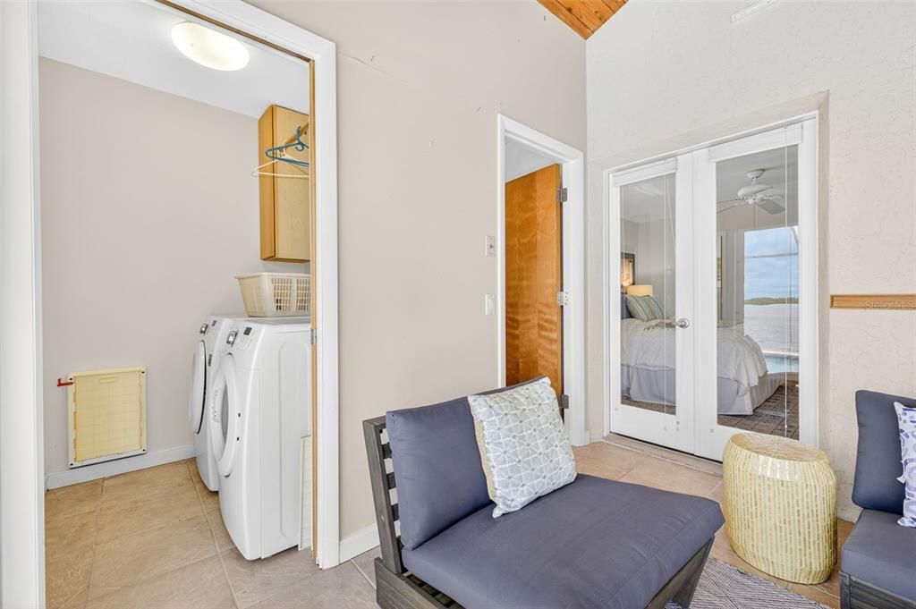 Bedroom, Interior, Washer