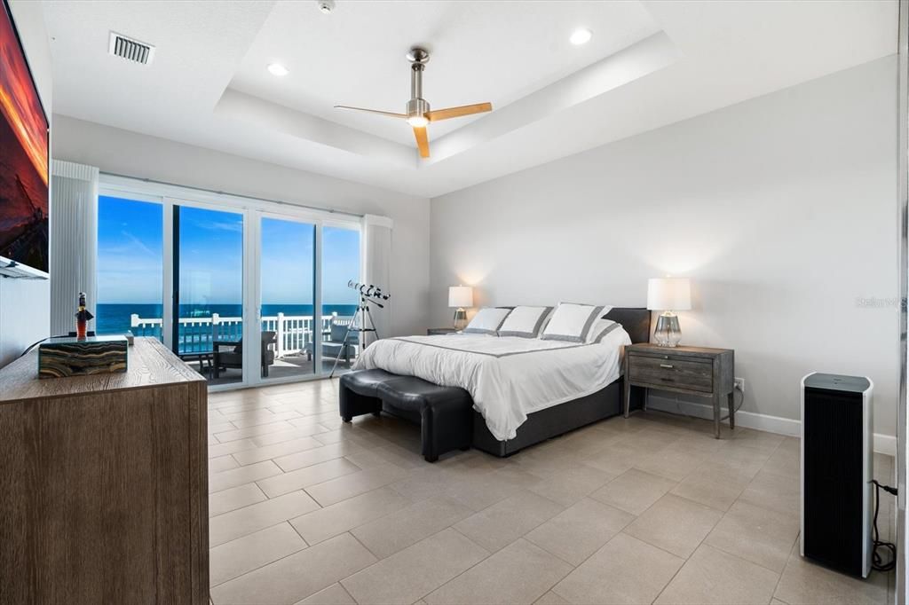 Bedroom, Interior, Recessed Lighting, Water