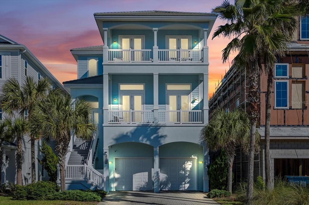 Attached, Exterior, Facade, Modern