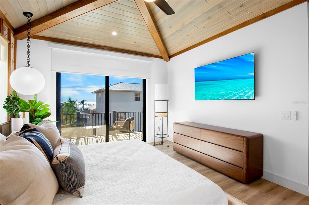 Bedroom, Interior, Pendant Lights, Recessed Lighting, Wooden Beams, Wooden Ceilings, Wood Texture Flooring