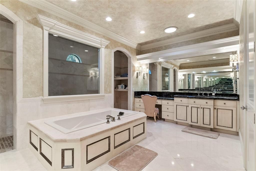 Bathroom, Interior, Recessed Lighting