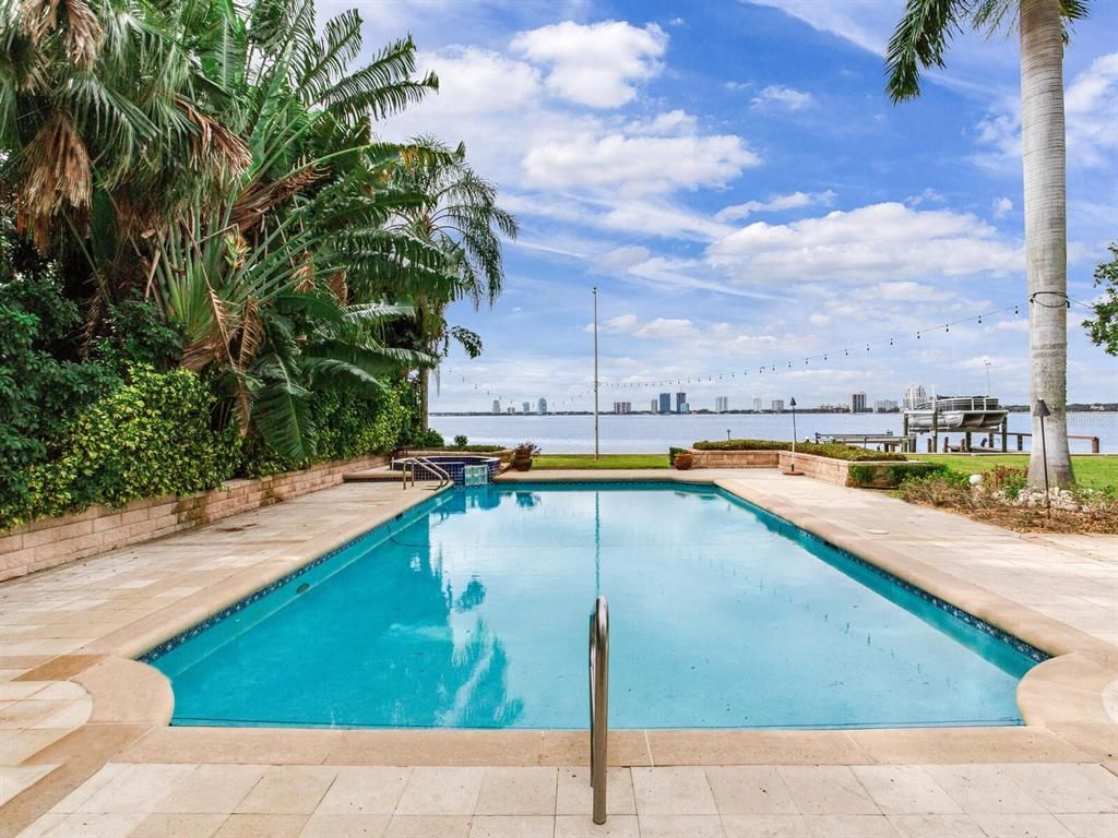 Exterior, Pool, Water