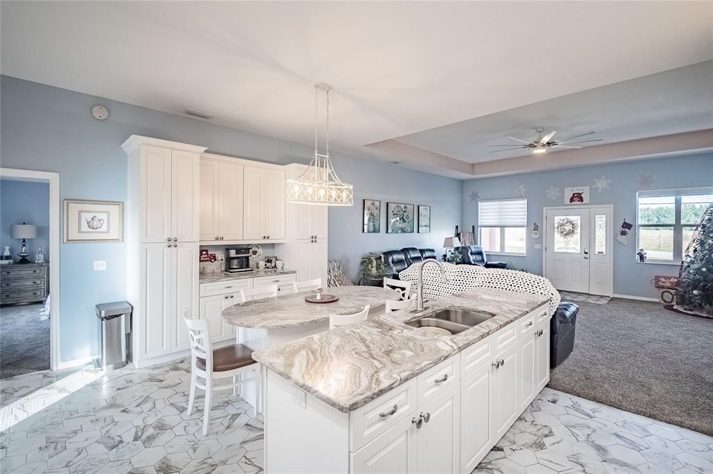 Dining room, Interior, Kitchen, Marble, Pendant Lights