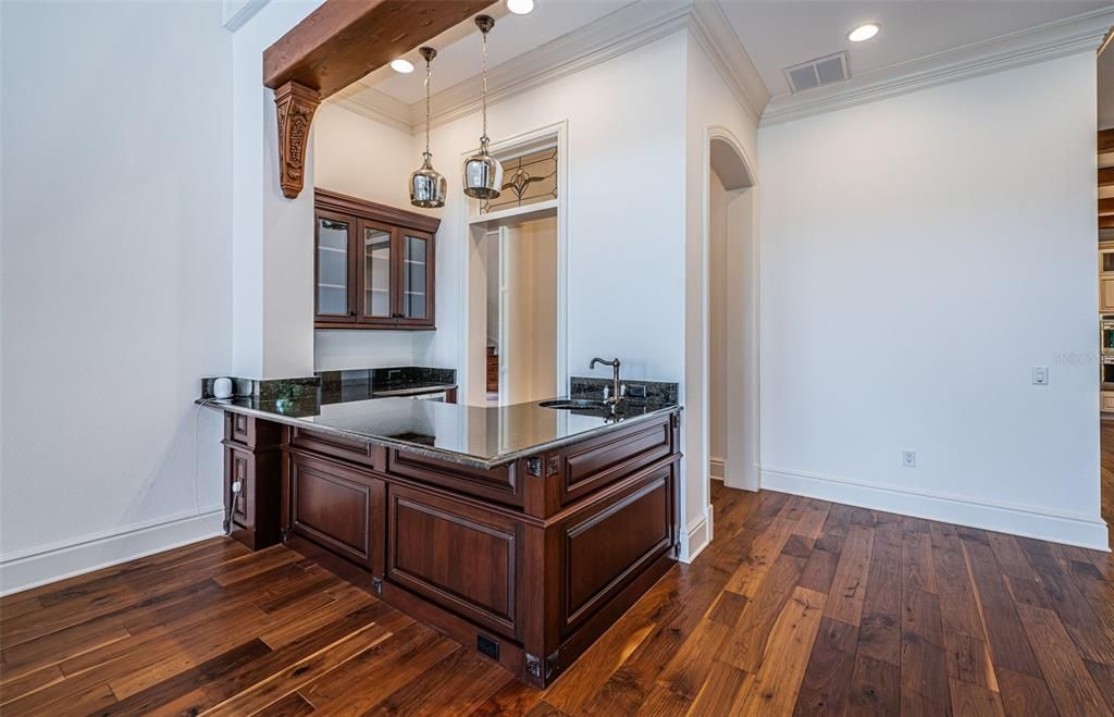 Interior, Pendant Lights, Recessed Lighting, Wood Texture Flooring