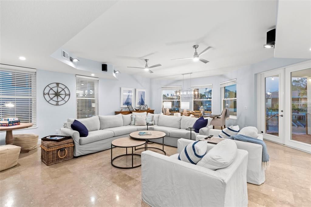 Dining room, Interior, Living room, Pendant Lights, Recessed Lighting