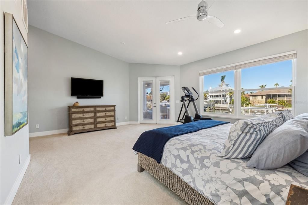 Bedroom, Fitness Equipment, Interior, Recessed Lighting