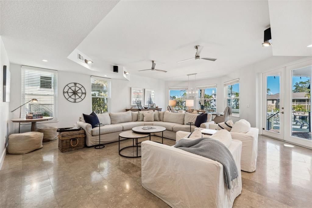 Dining room, Interior, Living room, Pendant Lights, Recessed Lighting
