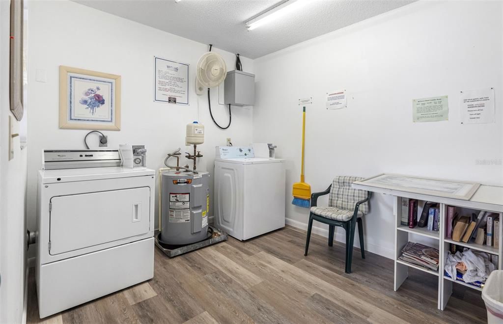 Interior, Utility Closets, Washer, Wood Texture Flooring