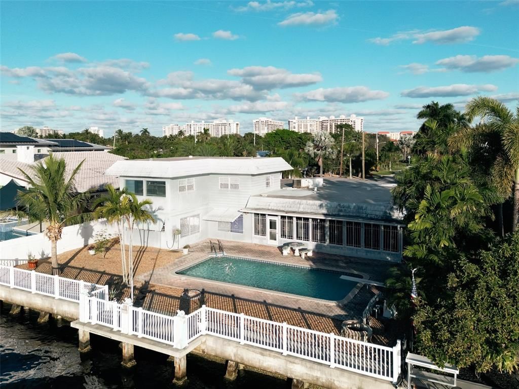 Exterior, Pool