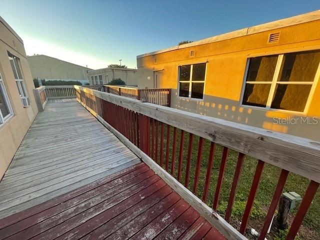 Exterior, Wood Texture Flooring