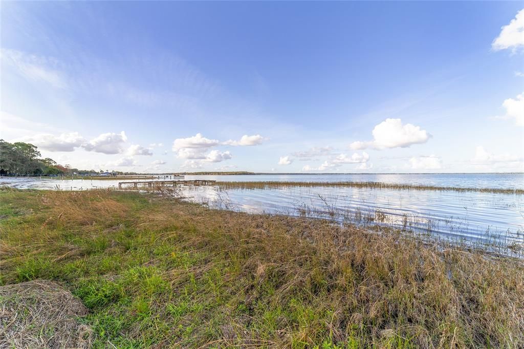 Exterior, Lake