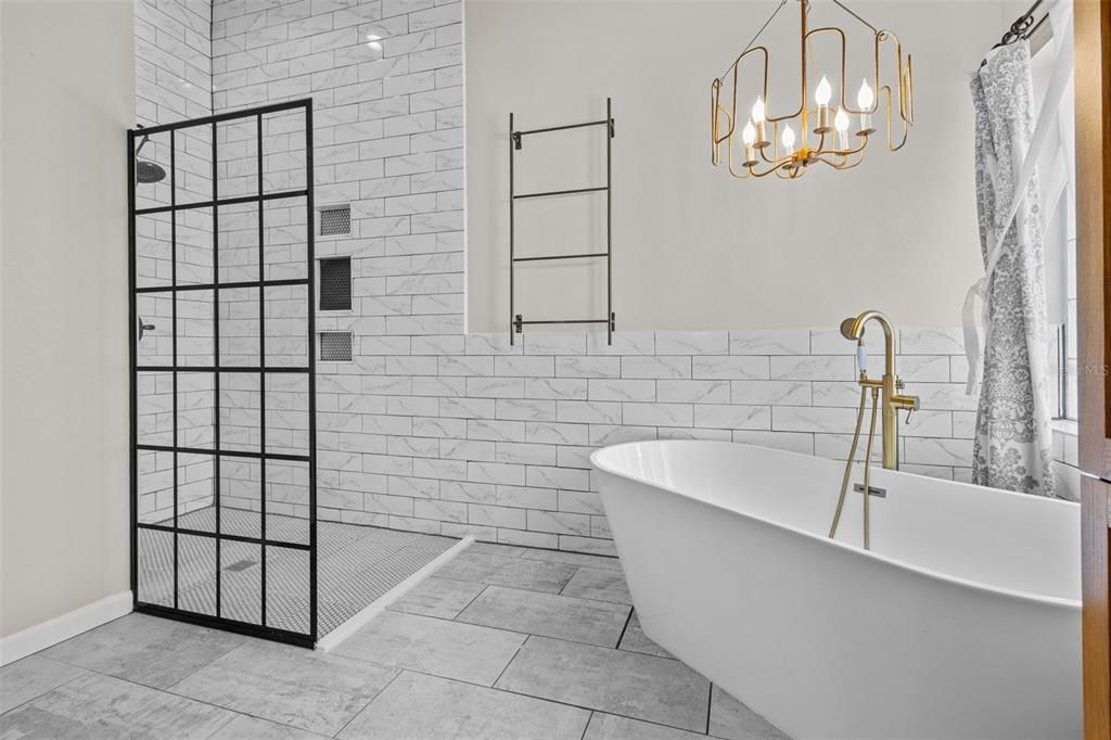 Bathroom, Free Standing Baths, Interior, Pendant Lights