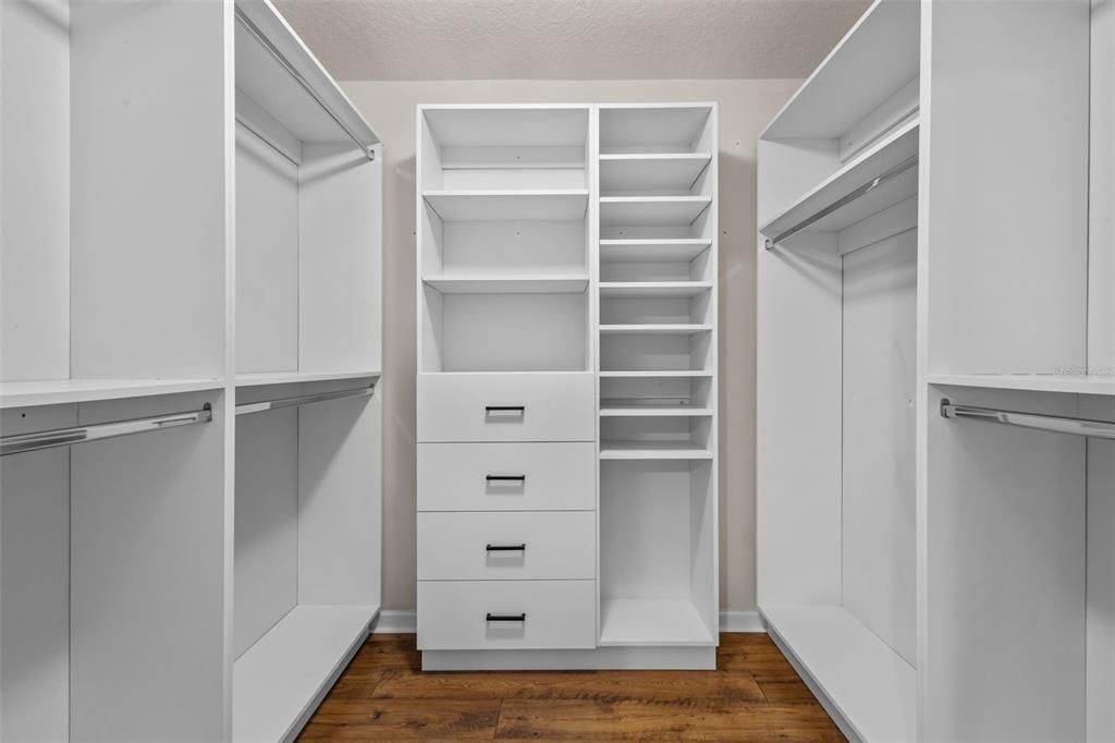 Interior, Walk-in Closets, Wood Texture Flooring