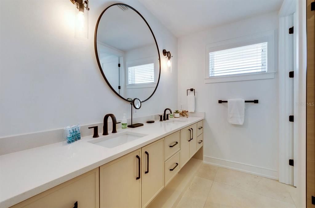 Bathroom, Dual Sink Vanities, Interior