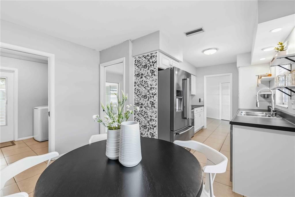 Dining room, Interior, Kitchen, Recessed Lighting, Stainless Steel Appliances