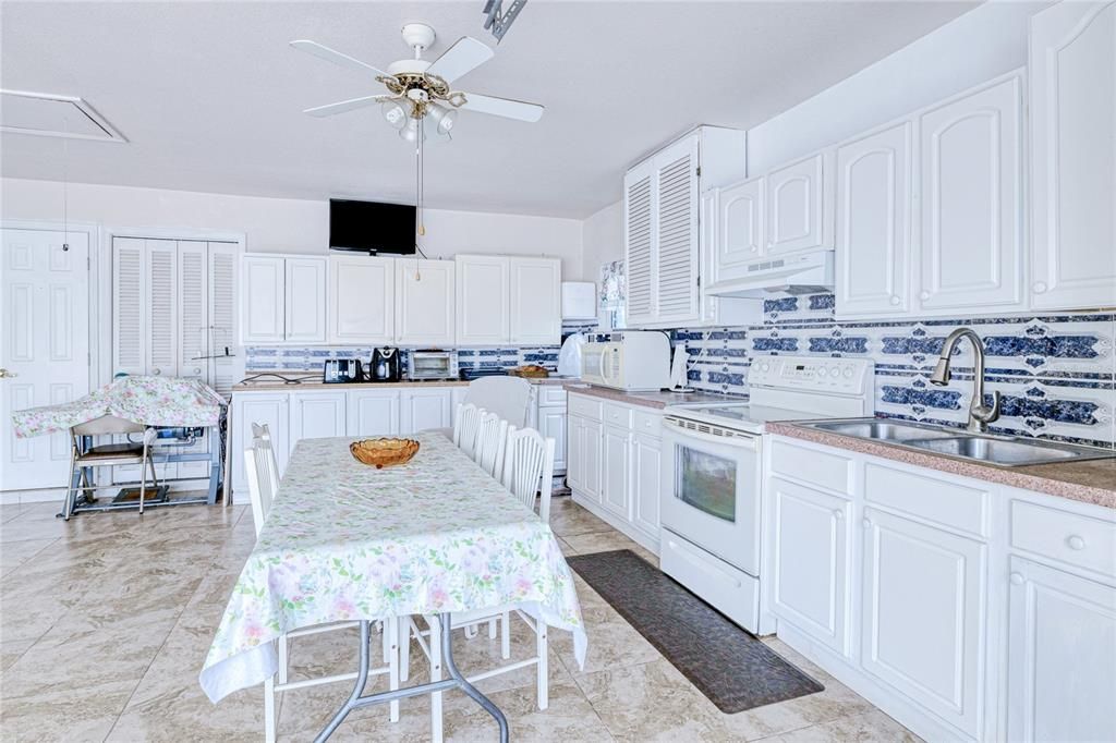 Dining room, Interior, Kitchen