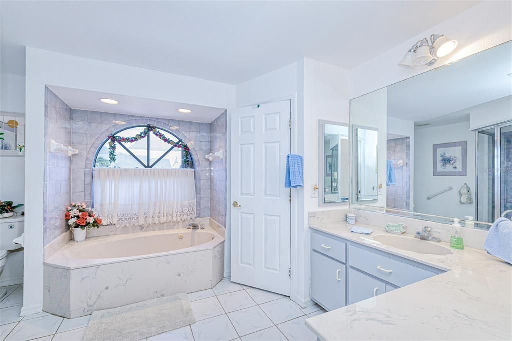 Bathroom, Interior, Marble, Recessed Lighting