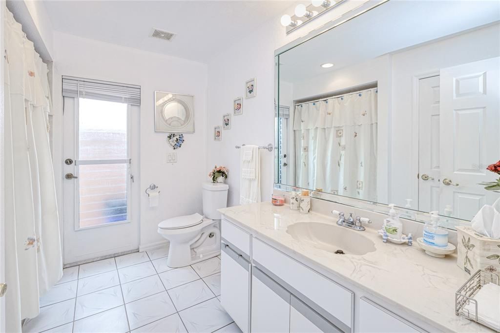 Bathroom, Interior, Marble, Recessed Lighting