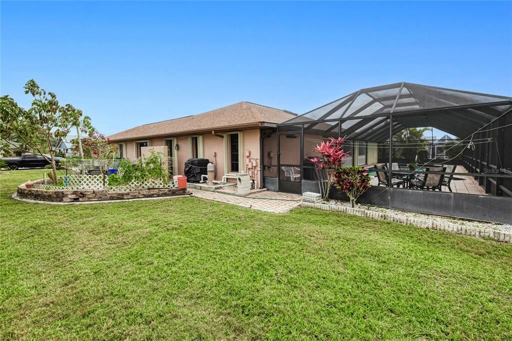 Backyard, Exterior
