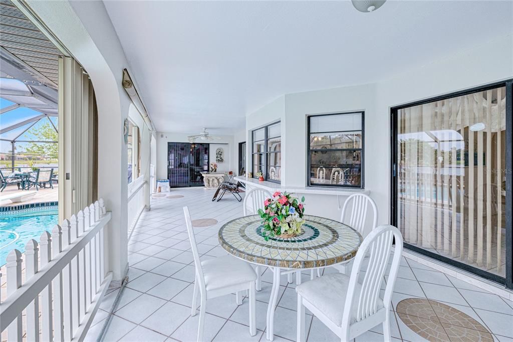 Dining room, Interior, Water