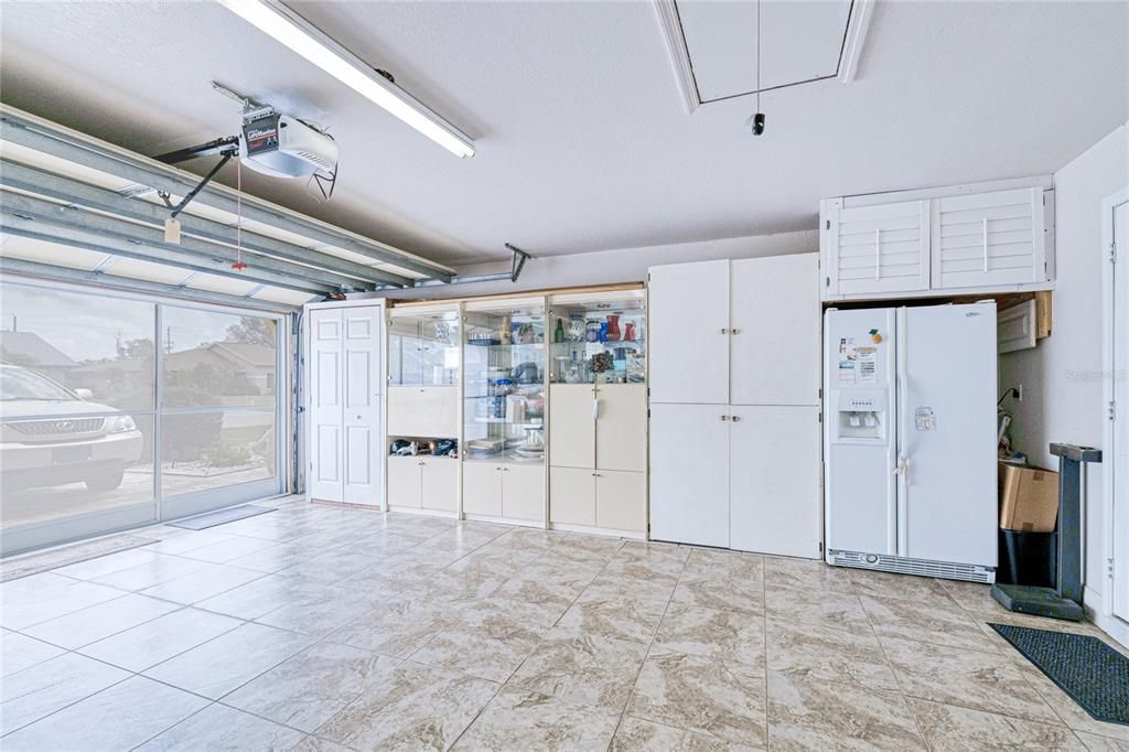 Garage, Interior
