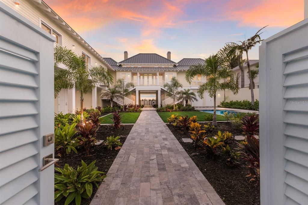 Backyard, Exterior