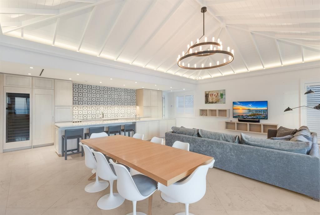 Chandelier, Dining room, Interior, Kitchen, Living room, Pendant Lights, Recessed Lighting