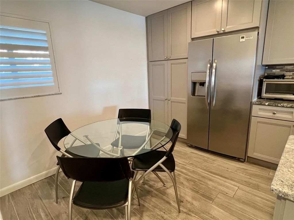 Dining room, Interior, Kitchen, Stainless Steel Appliances, Wood Texture Flooring