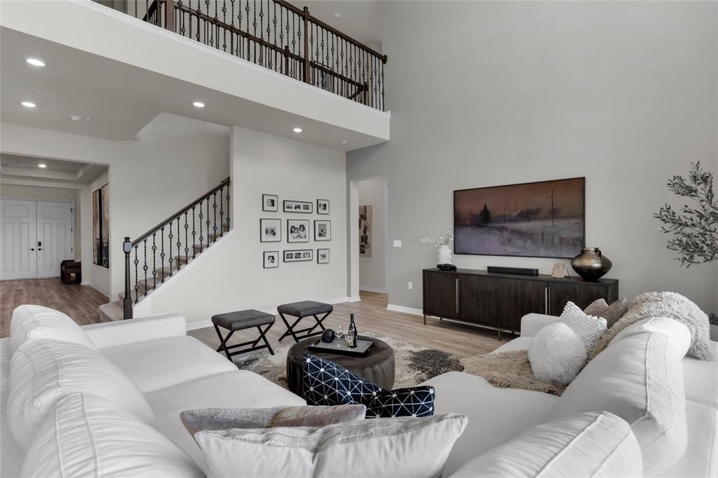 Interior, Living room, Recessed Lighting, Wood Texture Flooring
