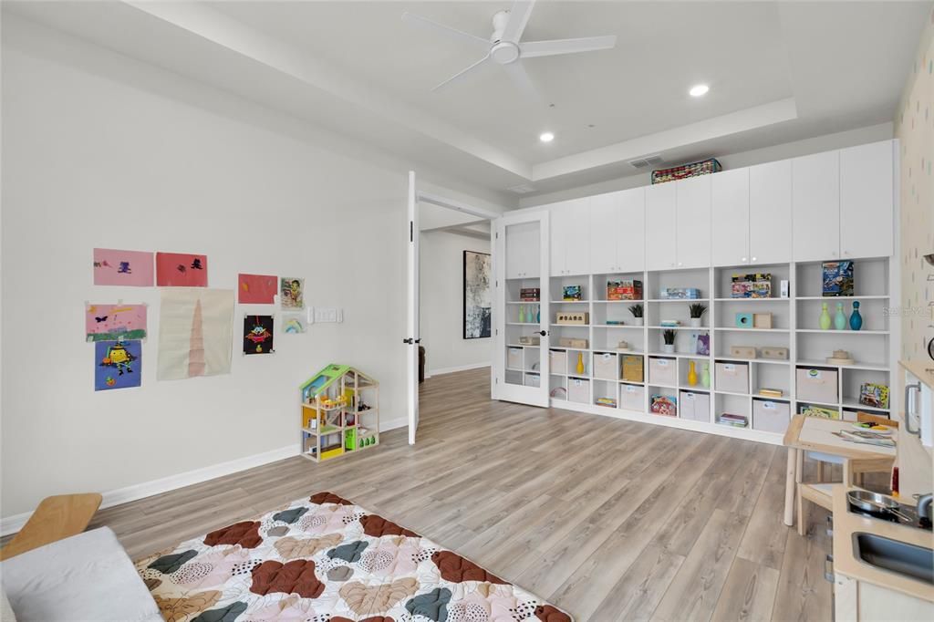 Interior, Recessed Lighting, Wood Texture Flooring