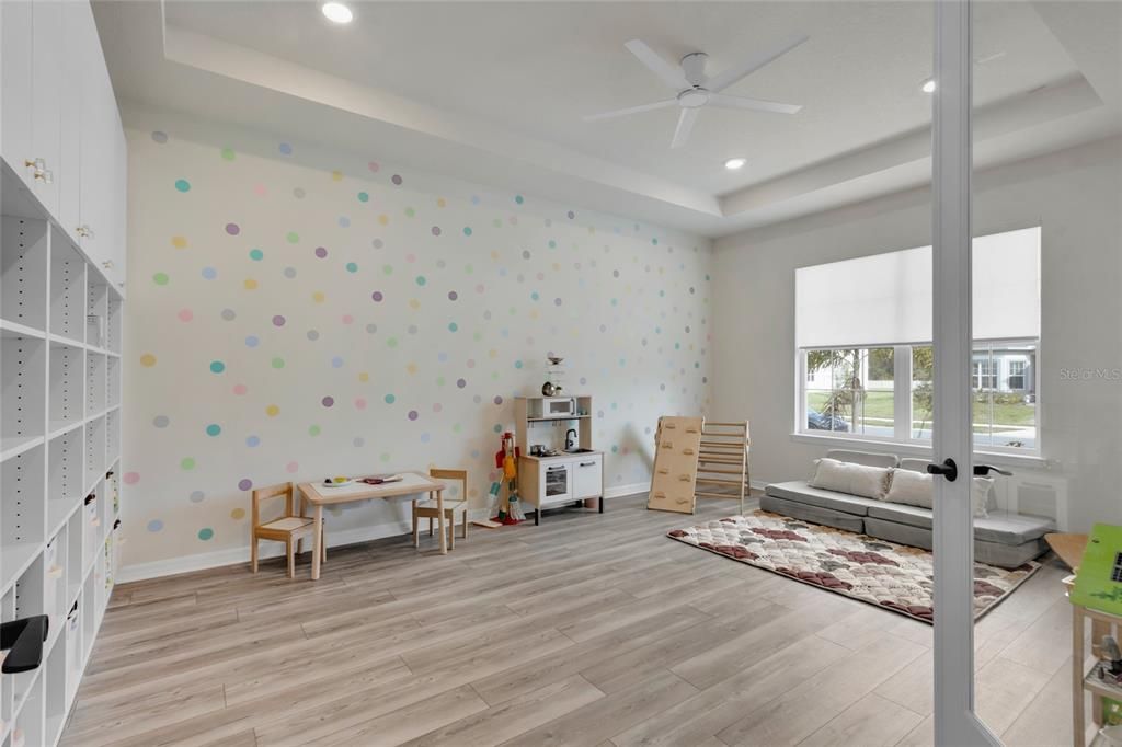 Interior, Recessed Lighting, Wood Texture Flooring