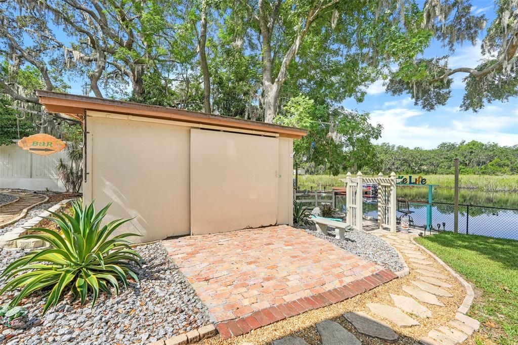 Detached Garage, Exterior