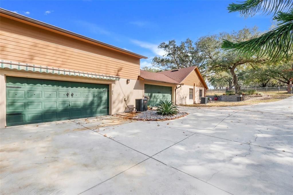 Detached Garage, Exterior