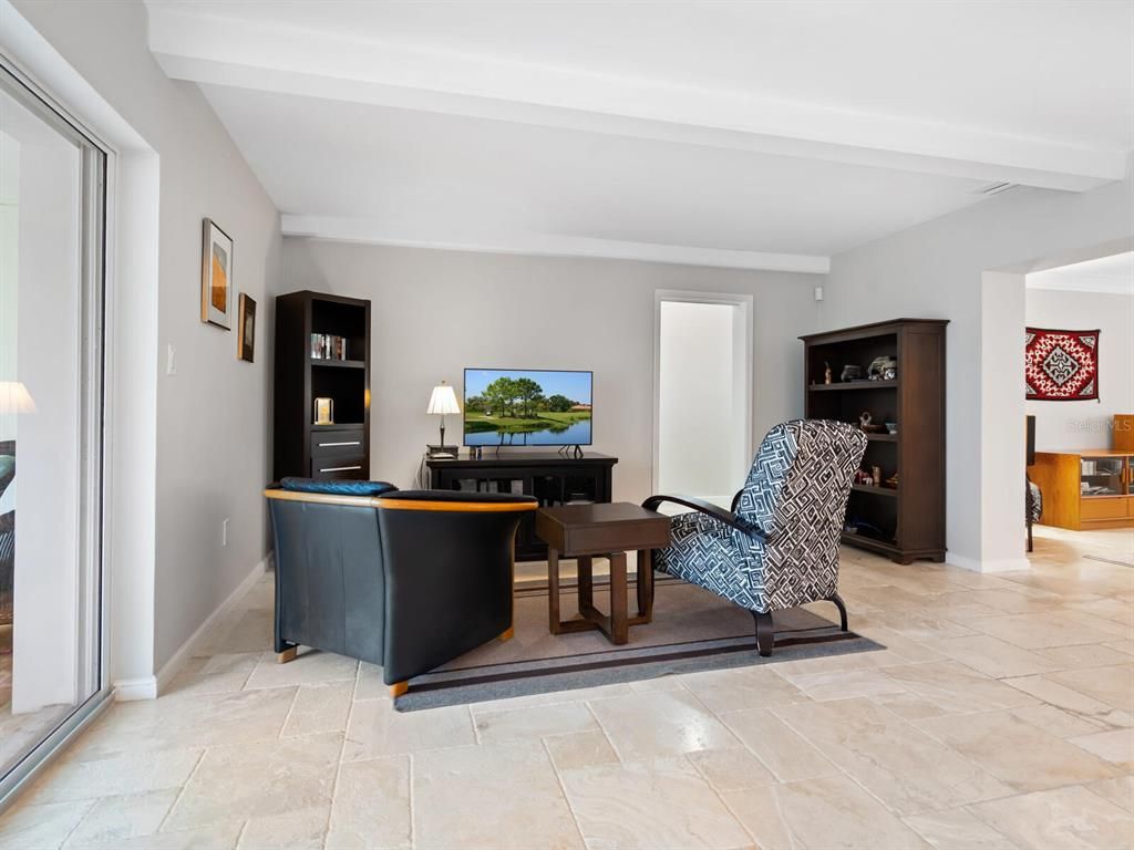 Home Office, Interior