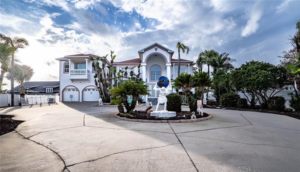 Attached, Exterior, Facade, French Provincial