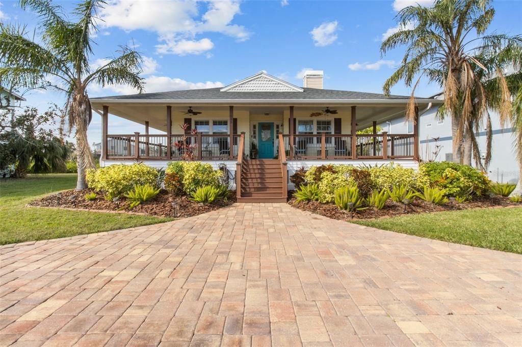 Backyard, Exterior, Facade, Ranch