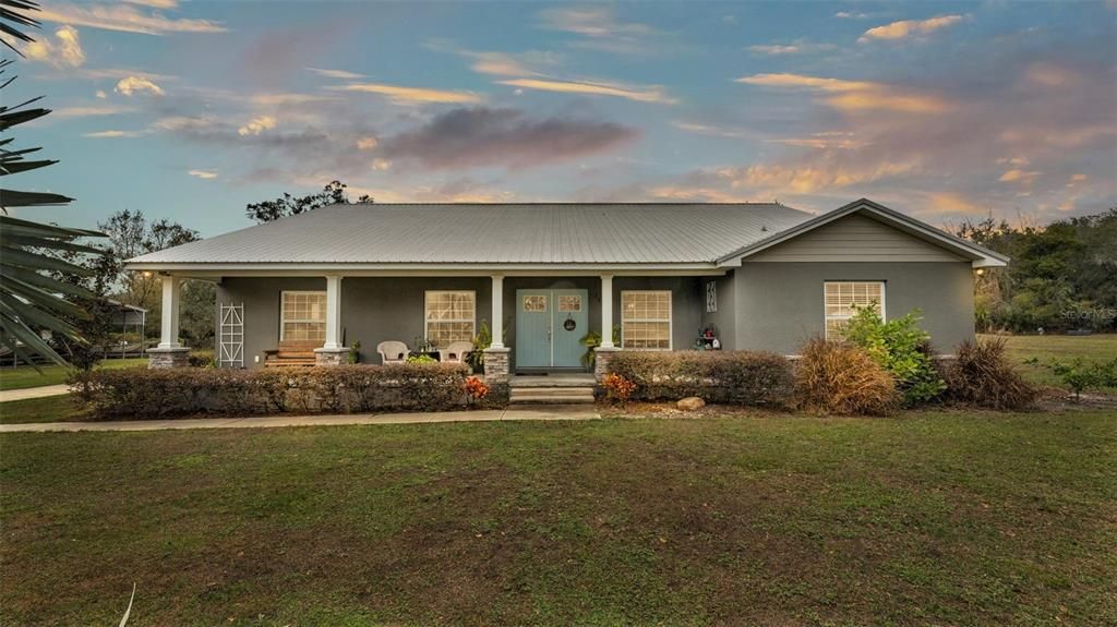 Backyard, Exterior, Facade, Ranch