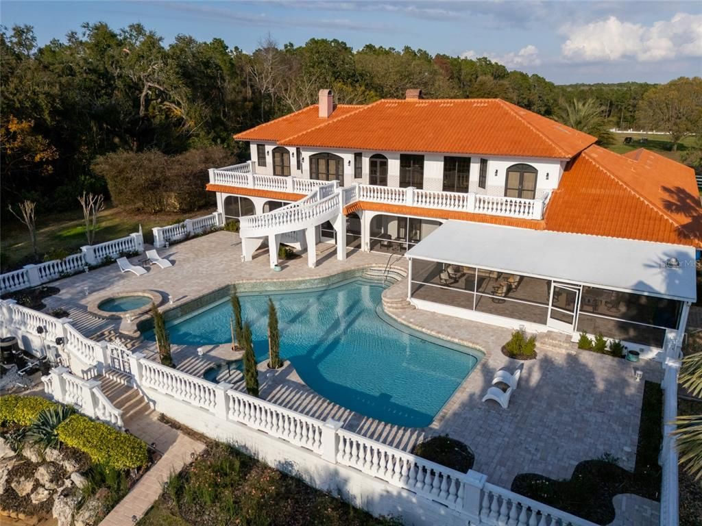 Exterior, Drone