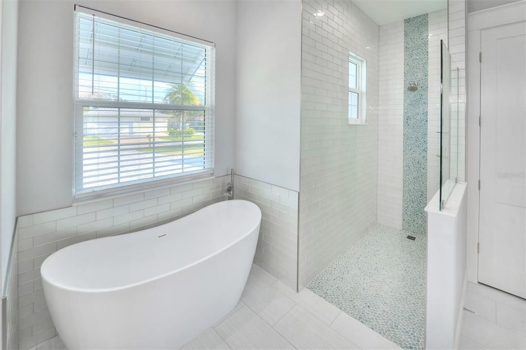 Bathroom, Free Standing Baths, Interior