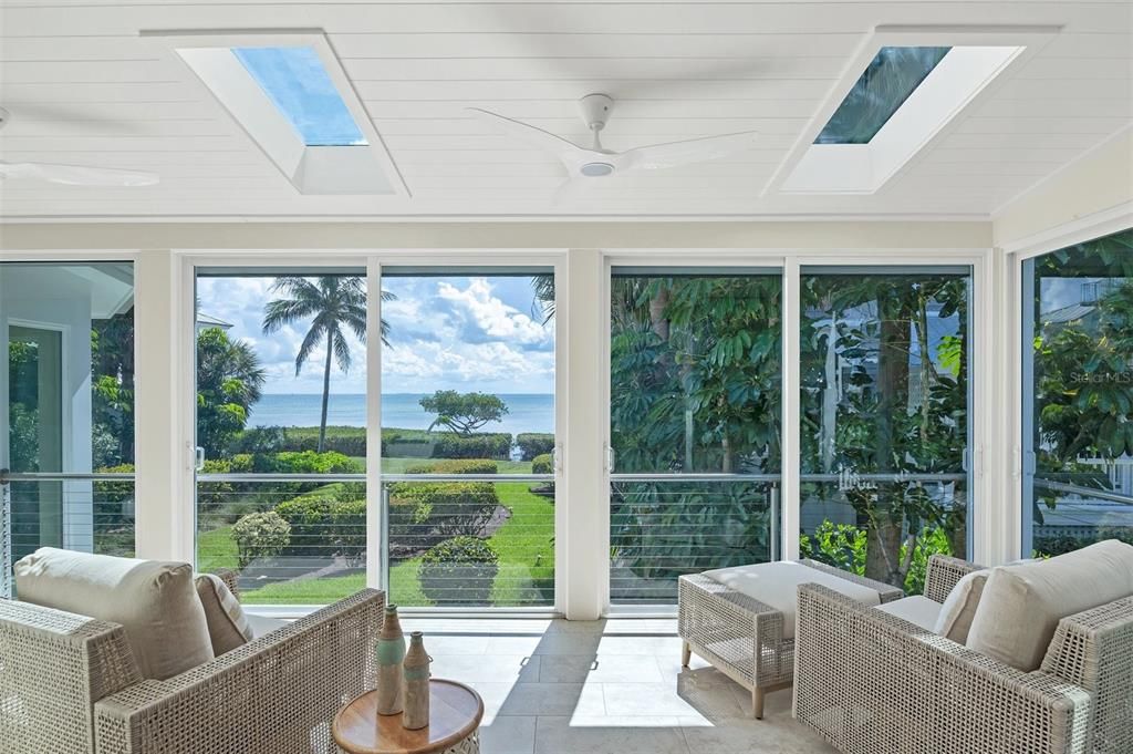 Interior, Sun Room, Water