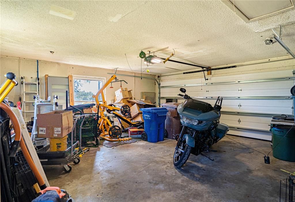 Garage, Interior