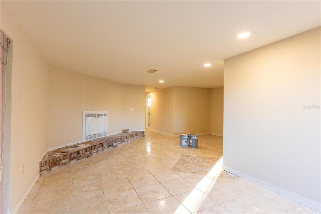 Empty room, Interior, Recessed Lighting