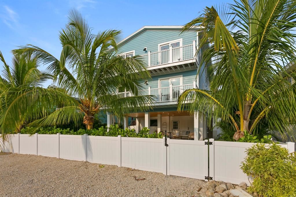 Backyard, Exterior