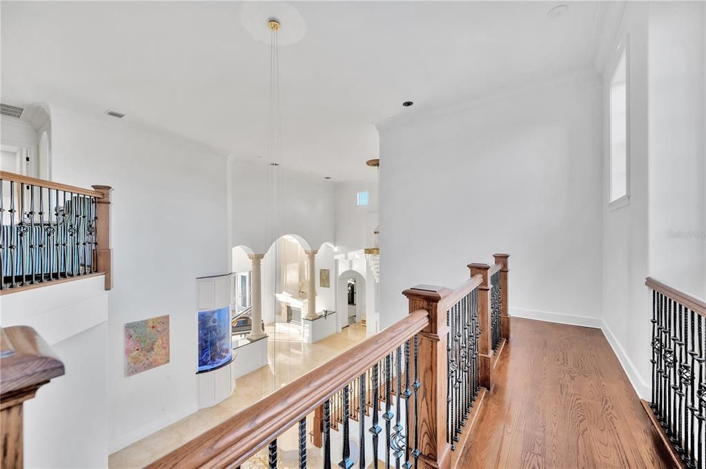Interior, Pendant Lights, Recessed Lighting, Wood Texture Flooring