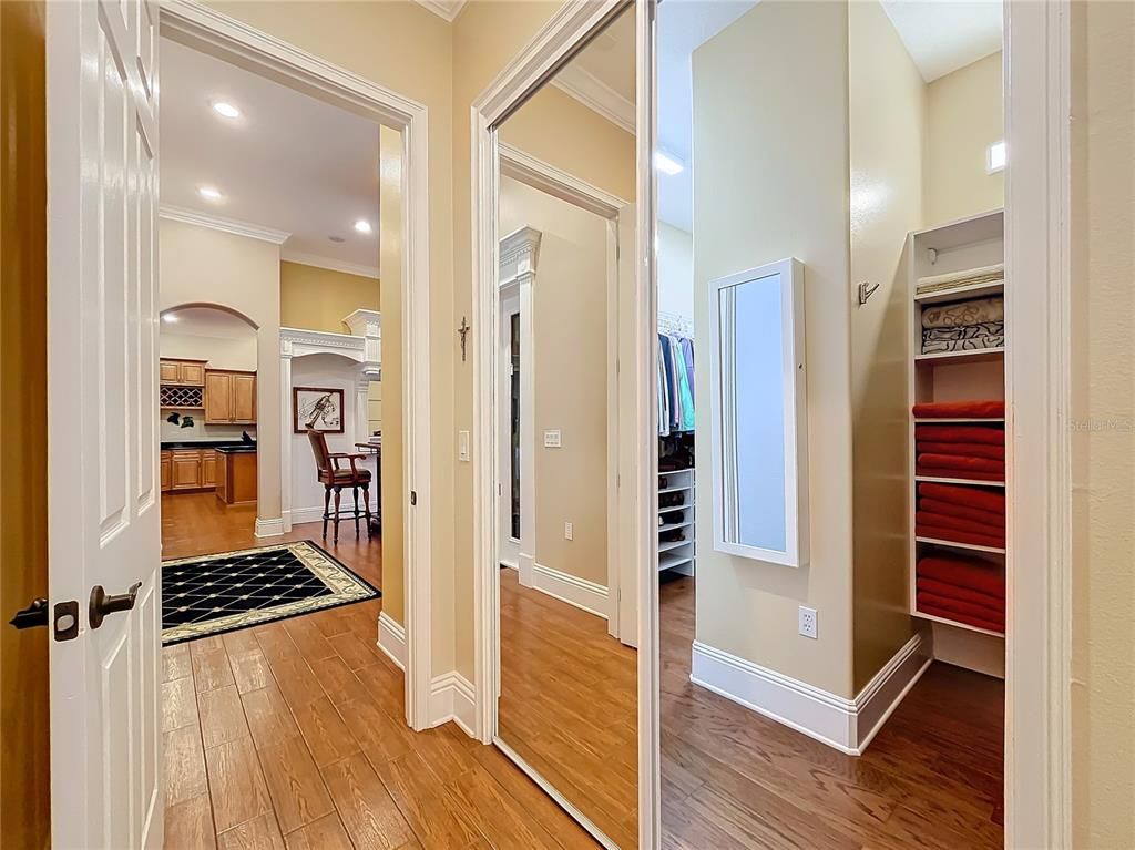 Interior, Recessed Lighting, Wood Texture Flooring